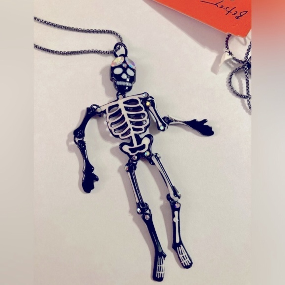 BETSEY JOHNSON Halloween Glow in the Dark Crystal-Accented Skeleton Neck NEW NWT - Picture 2 of 6